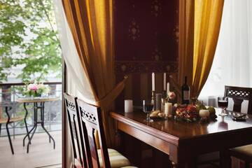 Люкс с балконом в Отеле Continental Hotel